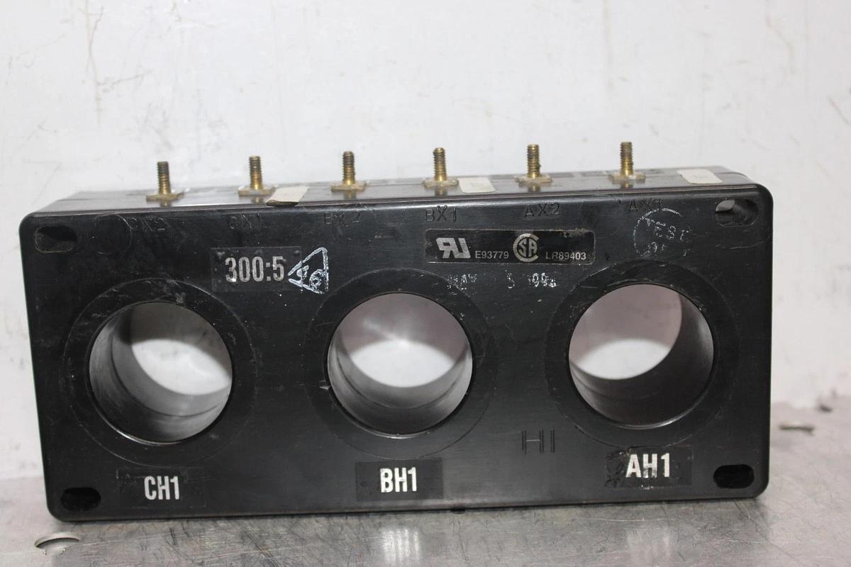 Used WESTINGHOUSE CURRENT TRANSFORMER 2092A37H05 300:5 600V 50-400 HZ