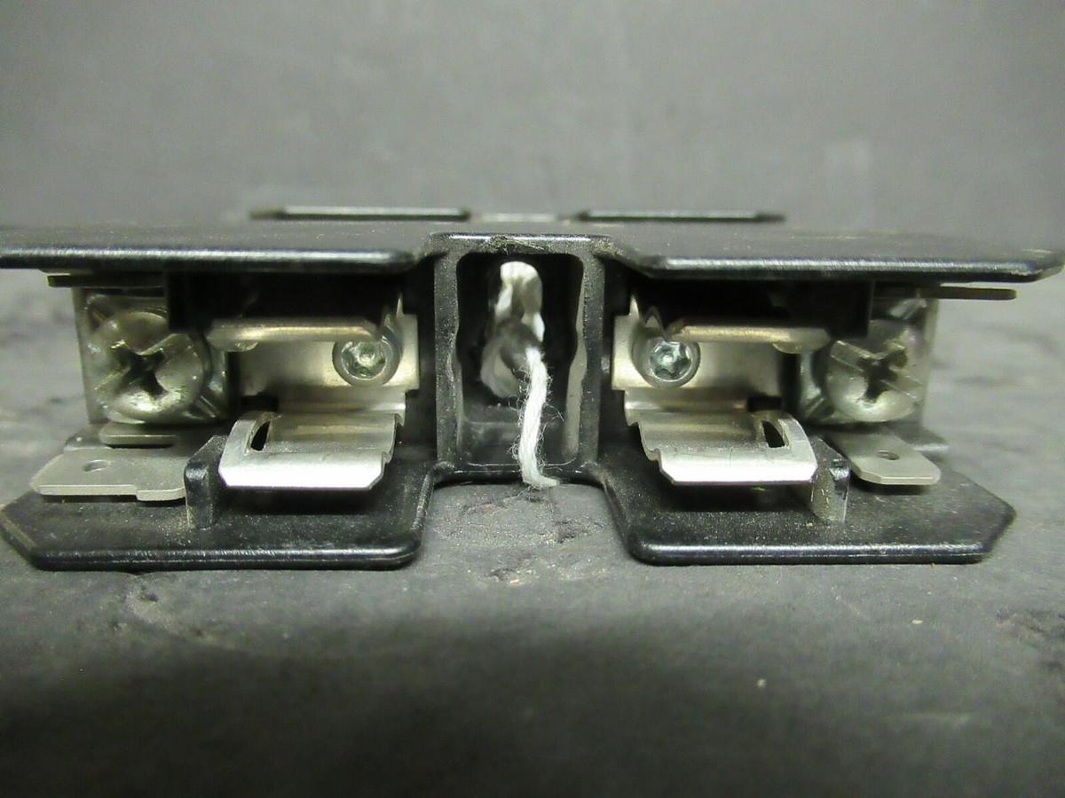 Used LOT OF 3 BUSSMANN FUSE HOLDER BM6031PQ FOR 30 AMP 600 V FUSES