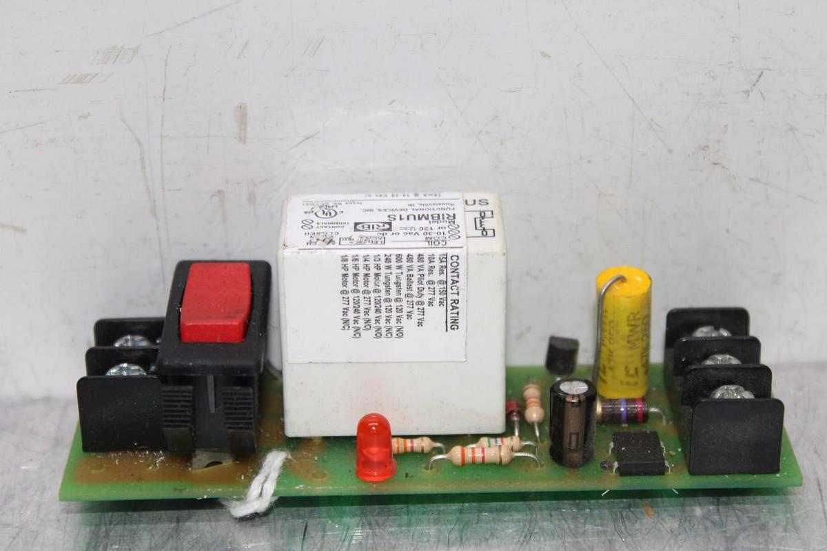 Used FUNCTIONAL DEVICES RELAY CIRCUIT BOARD RIBMU1S 120 VAC 30 VDC
