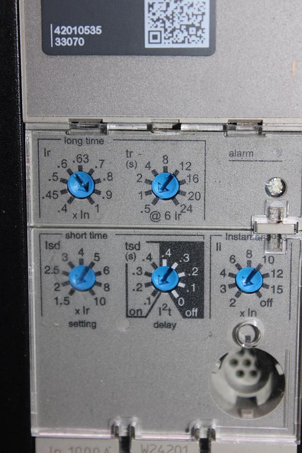 Used GENERAL ELECTRIC MAG-BREAK CIRCUIT BREAKER TEC36030 30 AMP 600 VAC 3-POLE