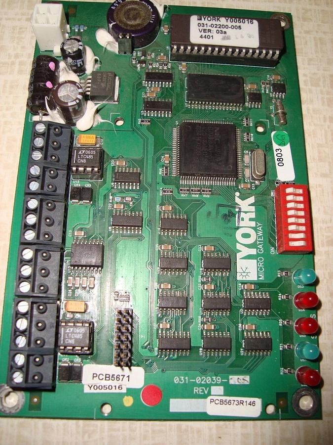 YORK CHILLER MICROGATEWAY CIRCUIT BOARD MODEL: 031-02039-05 *WARRANTY INCLUDED*