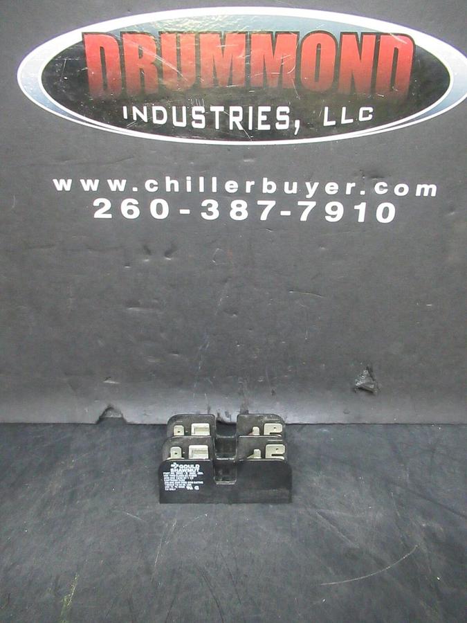 Used GOULD SHAWMUT TWO POLE FUSE BLOCK 3032-S 600 VOLT 30 AMP CLASS CC FUSES