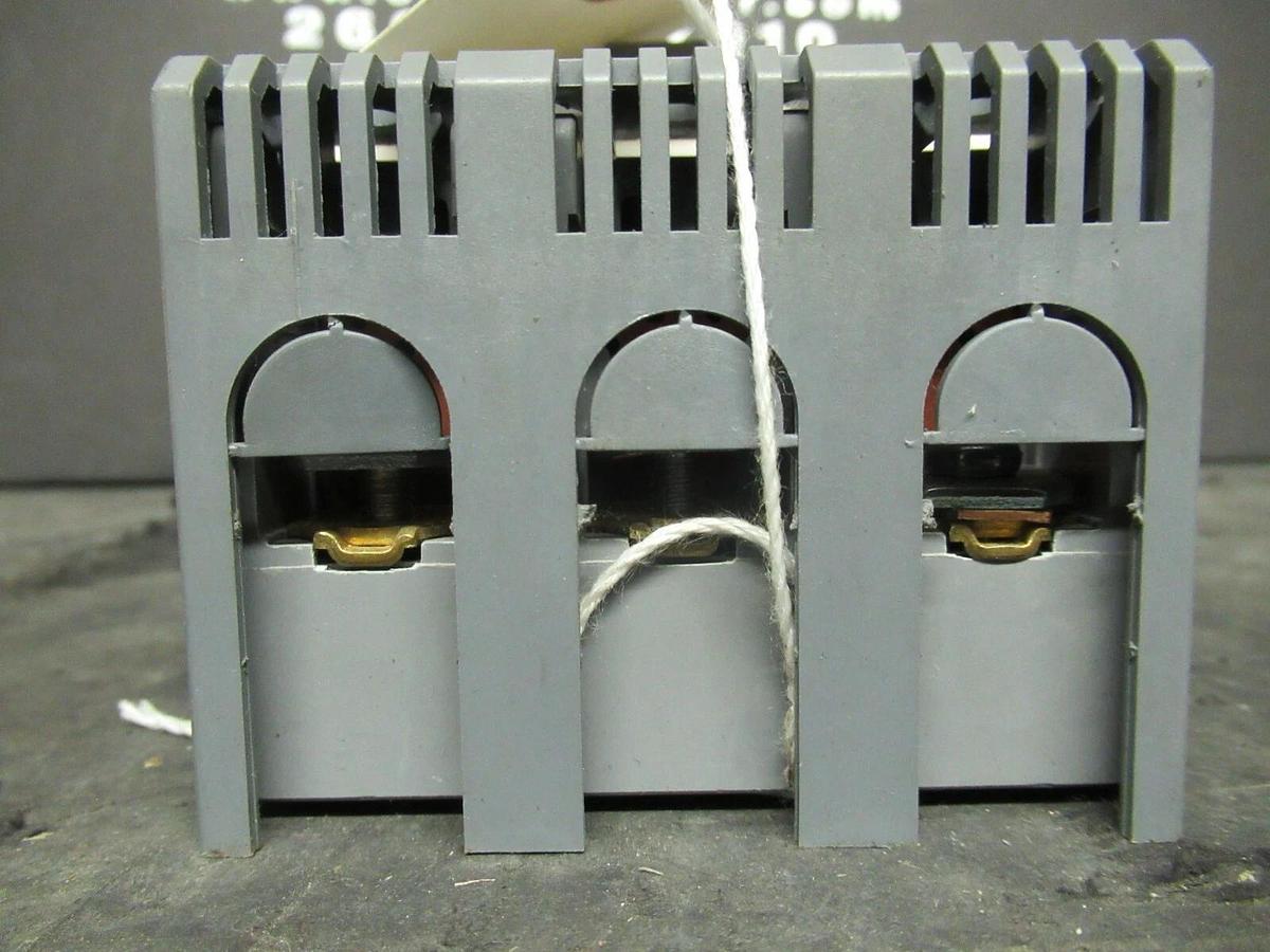 Used 30 AMP LS / MEC MCCB BREAKER ABS 33B 600 VAC 3 POLE **WARRANTY INCLUDED**