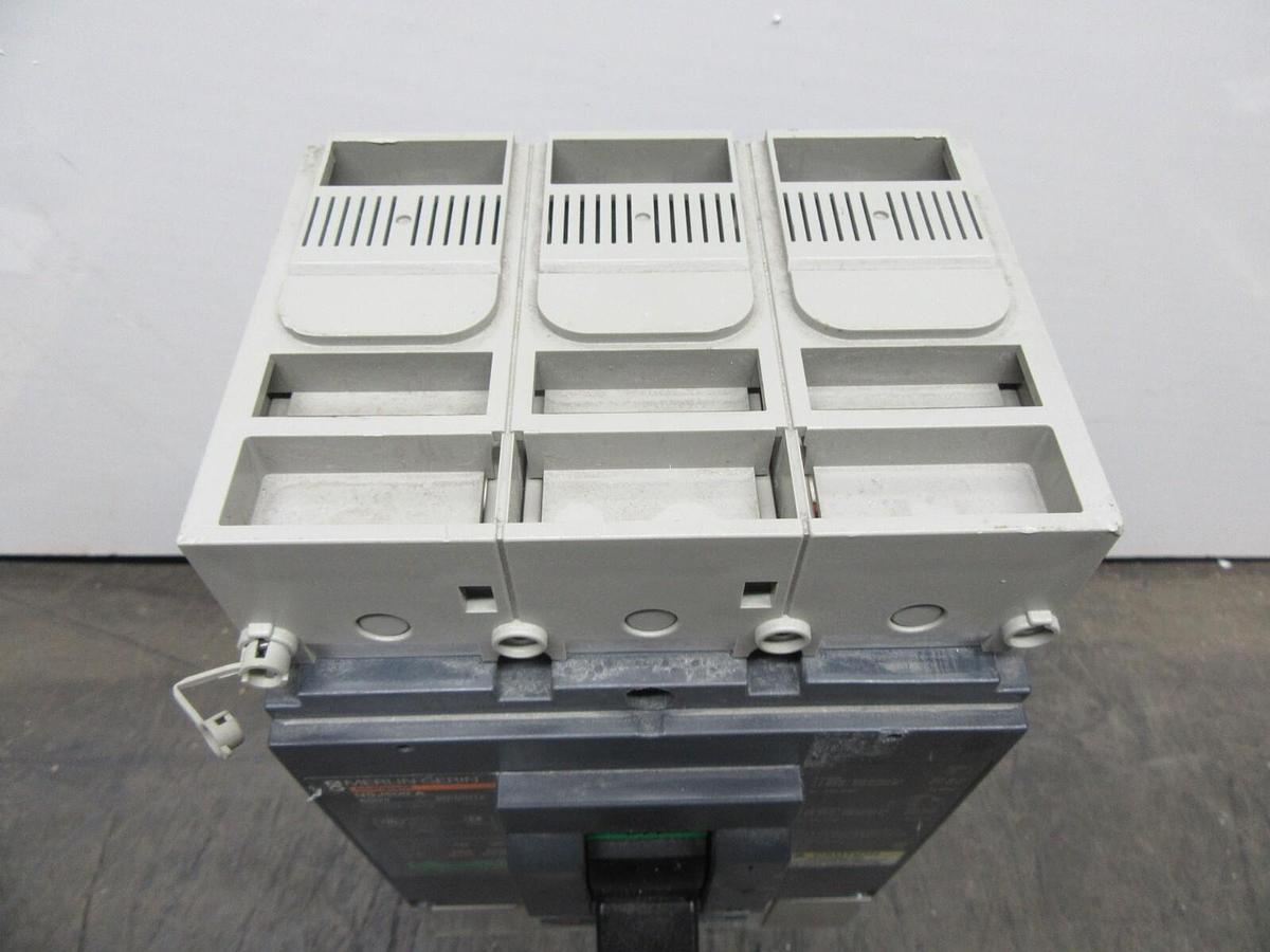 Used MERLIN GERIN MOLDED CASE SWITCH NSJ600A 600 AMP 600 VOLT 50/60 HZ **WARRANTY**