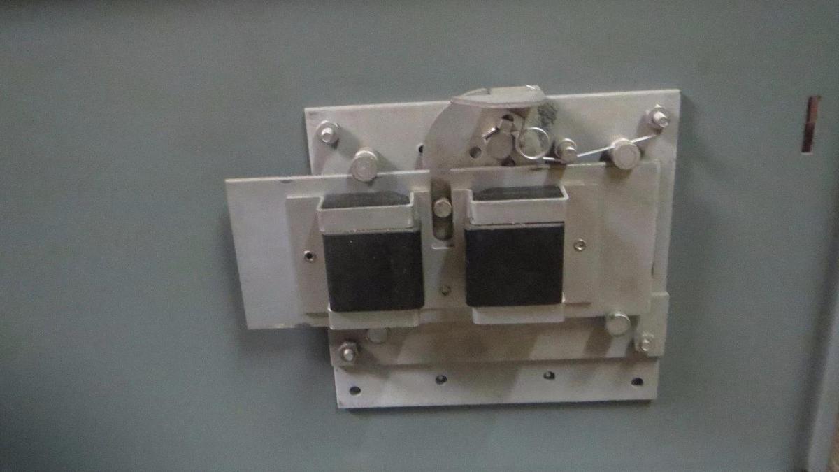 Used WESTINGHOUSE FDP SWITCH 200 AMP 240 VAC 3 POLE 25-50 HP  MODEL: FDPS3220