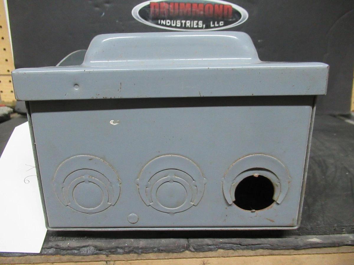 Used SQUARE D SAFETY SWITCH H-363 TYPE 1 ENCLOSURE 60 AMP 60 HP 600 VAC 3-POLE