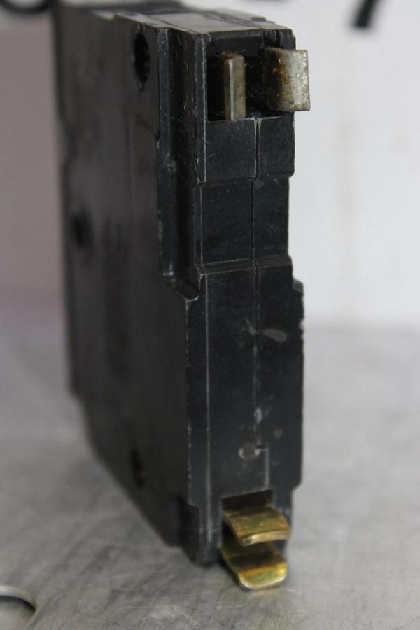 Used LOT OF 3 SQUARE D SINGLE POLE QO CIRCUIT BREAKER AD-8011 QO12020 20 AMP 240 VAC