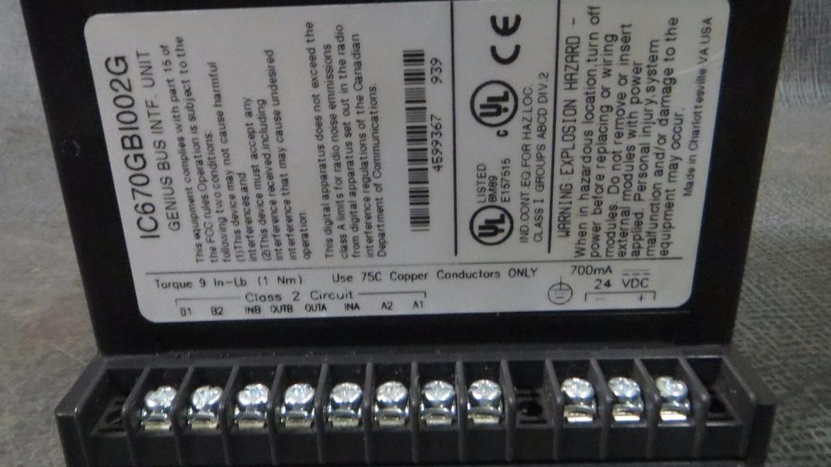 Used GE FANUC FIELD CONTROL GENIUS BUS INTERFACE WITH BASE  MODEL: IC670GBI002G