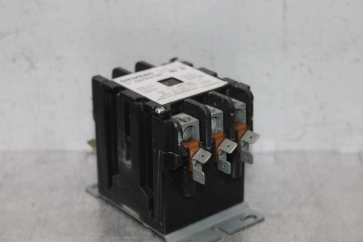 Used SIEMENS CONTACTOR 42AF35AFAWT 25 AMP 3-POLE 600 VAC COIL: 110/120V