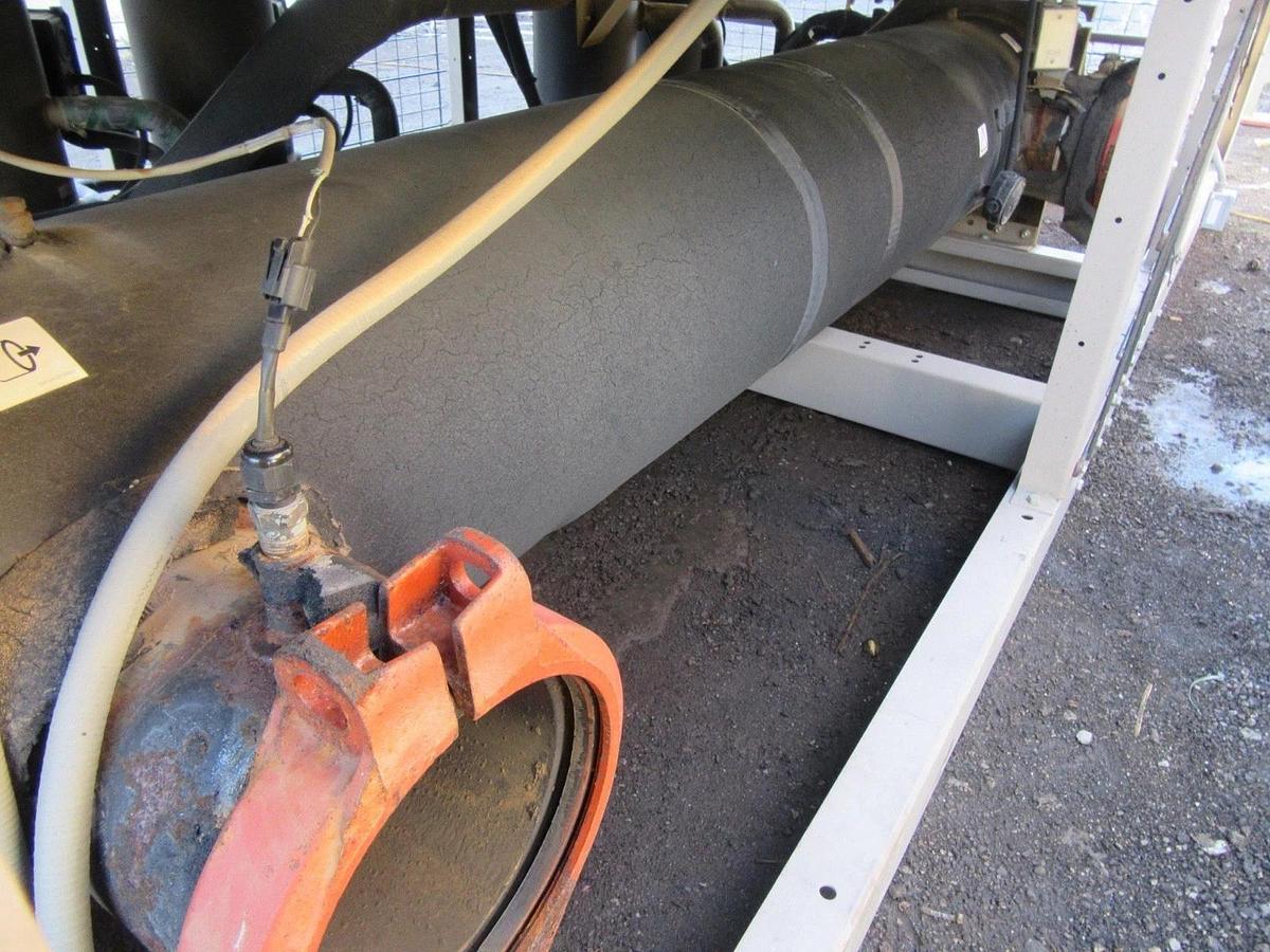 Used YORK 100 TON AIR COOLED CHILLER 460 VOLT YCAL104 LOW HOURS  GREAT CONDITION