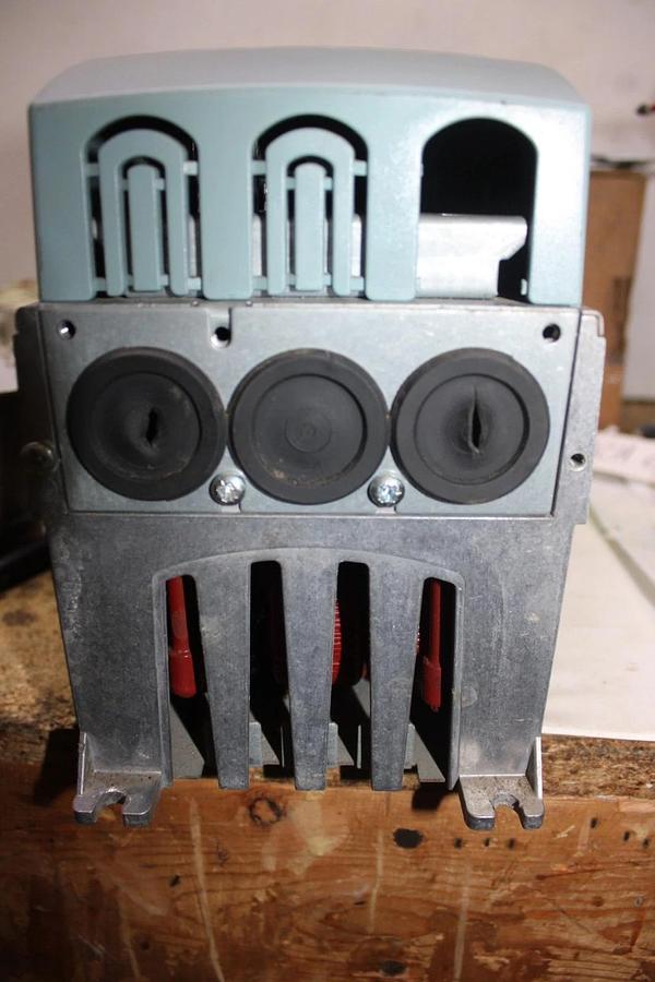 Used EATON VARIABLE FREQUENCY DRIVE HVX9000 HVX007A1-4A1B1 380 VOLT 12 AMP