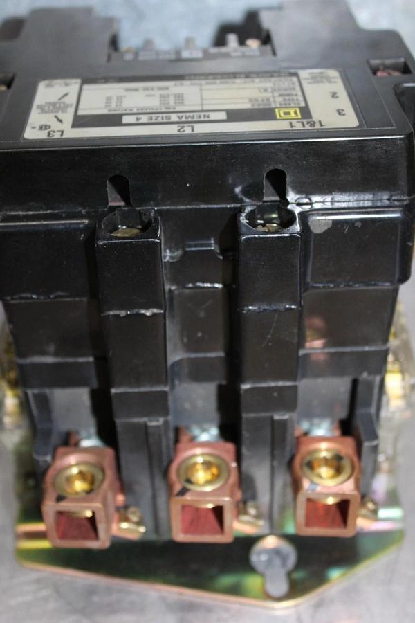 Used SQUARE D CONTACTOR 8502SF02 NEMA SIZE 4 600 VAC 100 HP COIL: 120 VOLT