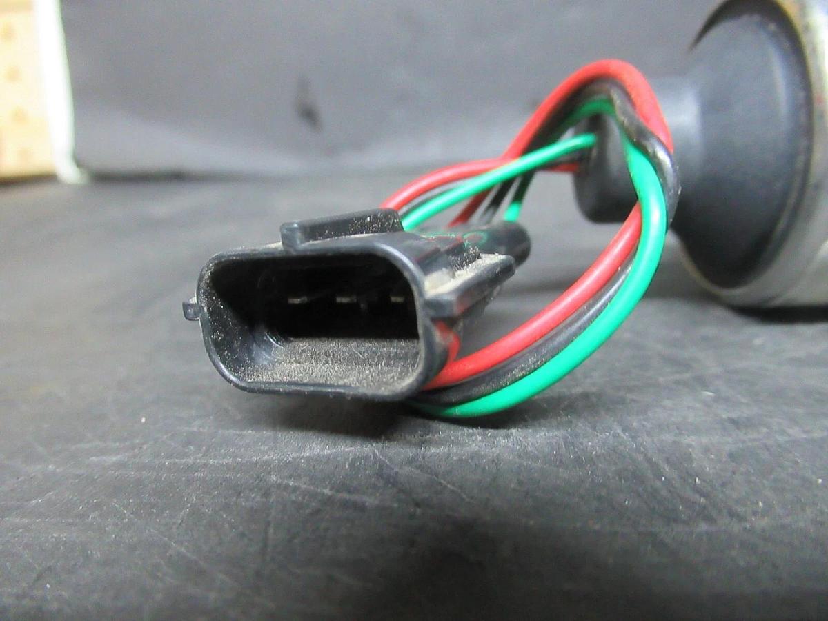 Used YORK PRESSURE TRANSDUCER 025-29151-002 P459-5013-13A *NO RATINGS*