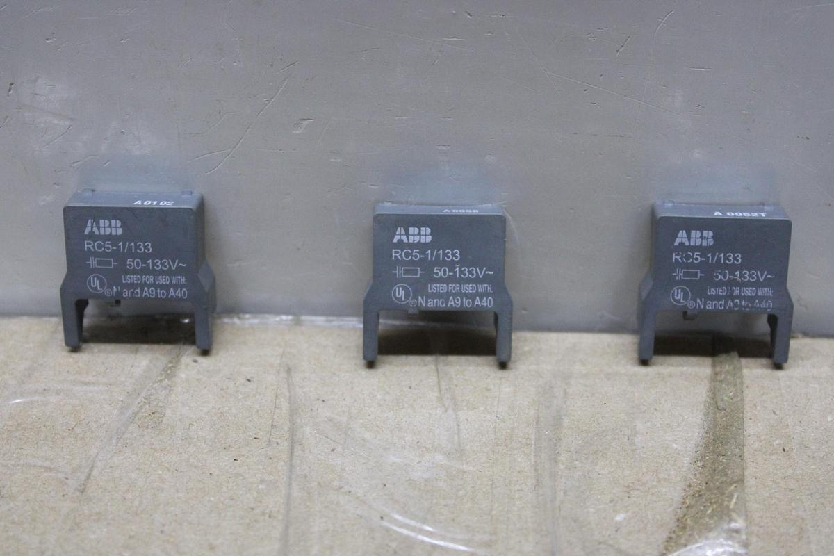 Used LOT OF 3 TELEMECANIQUE VOLTAGE SUPPRESSOR LA4-DA-2G 50-127 VAC