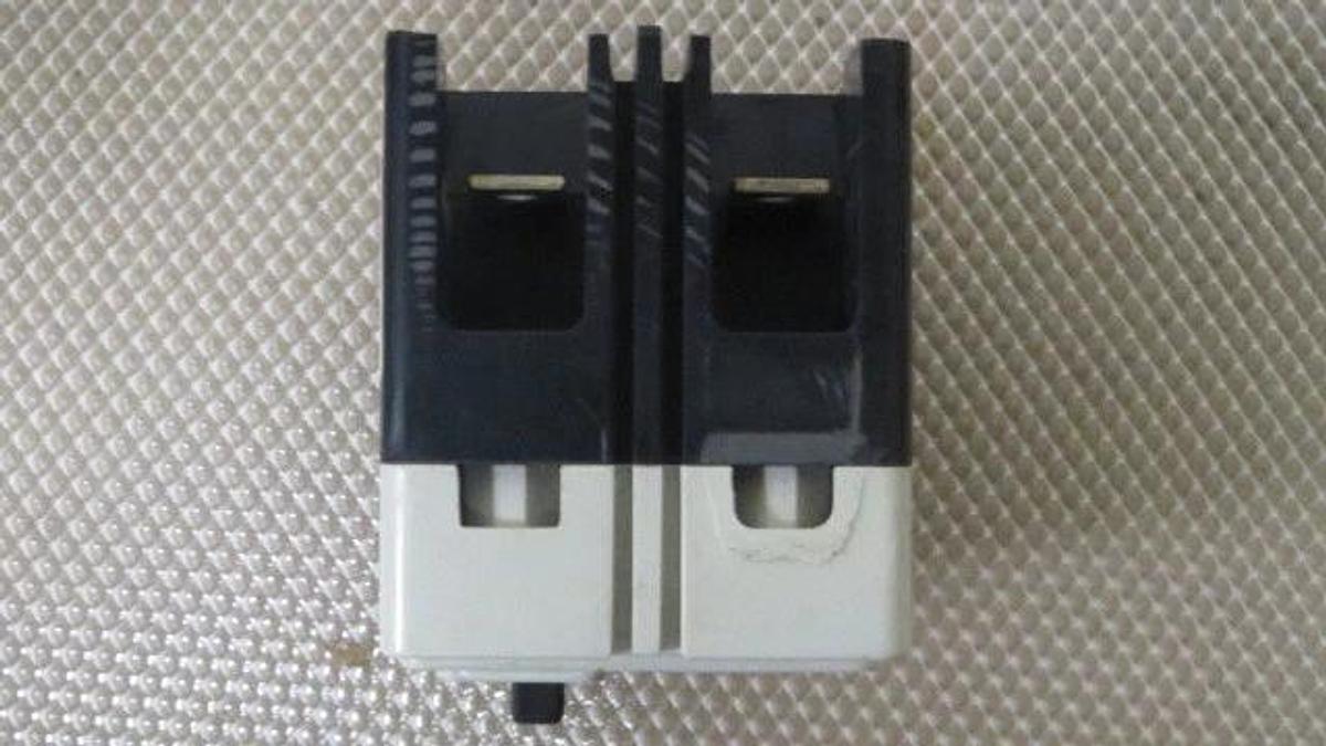 Used WESTINGHOUSE CUTLER HAMMER EHD14K BREAKER 15 AMP 2 POLE 480 VAC MODEL EHD2015