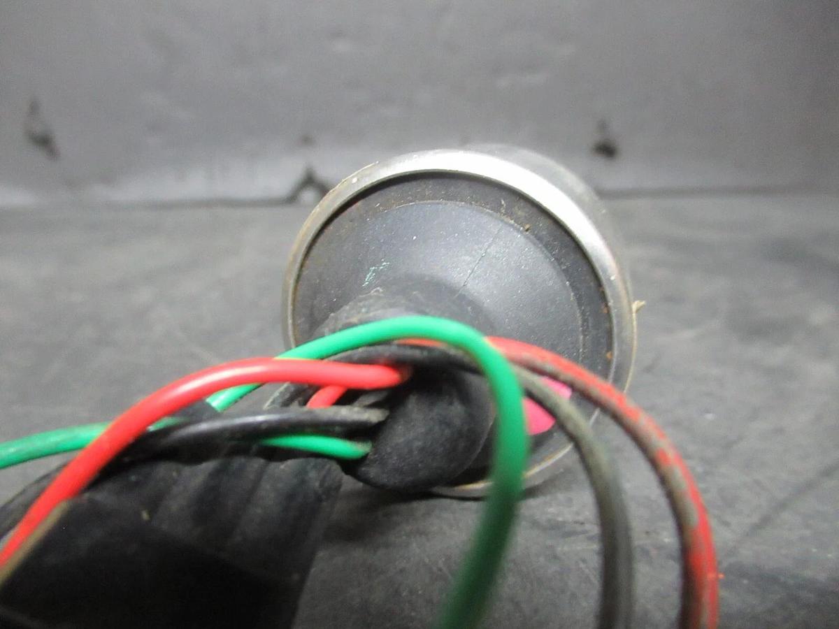 Used YORK PRESSURE TRANSDUCER 025-29148-001 P459-5001-40A