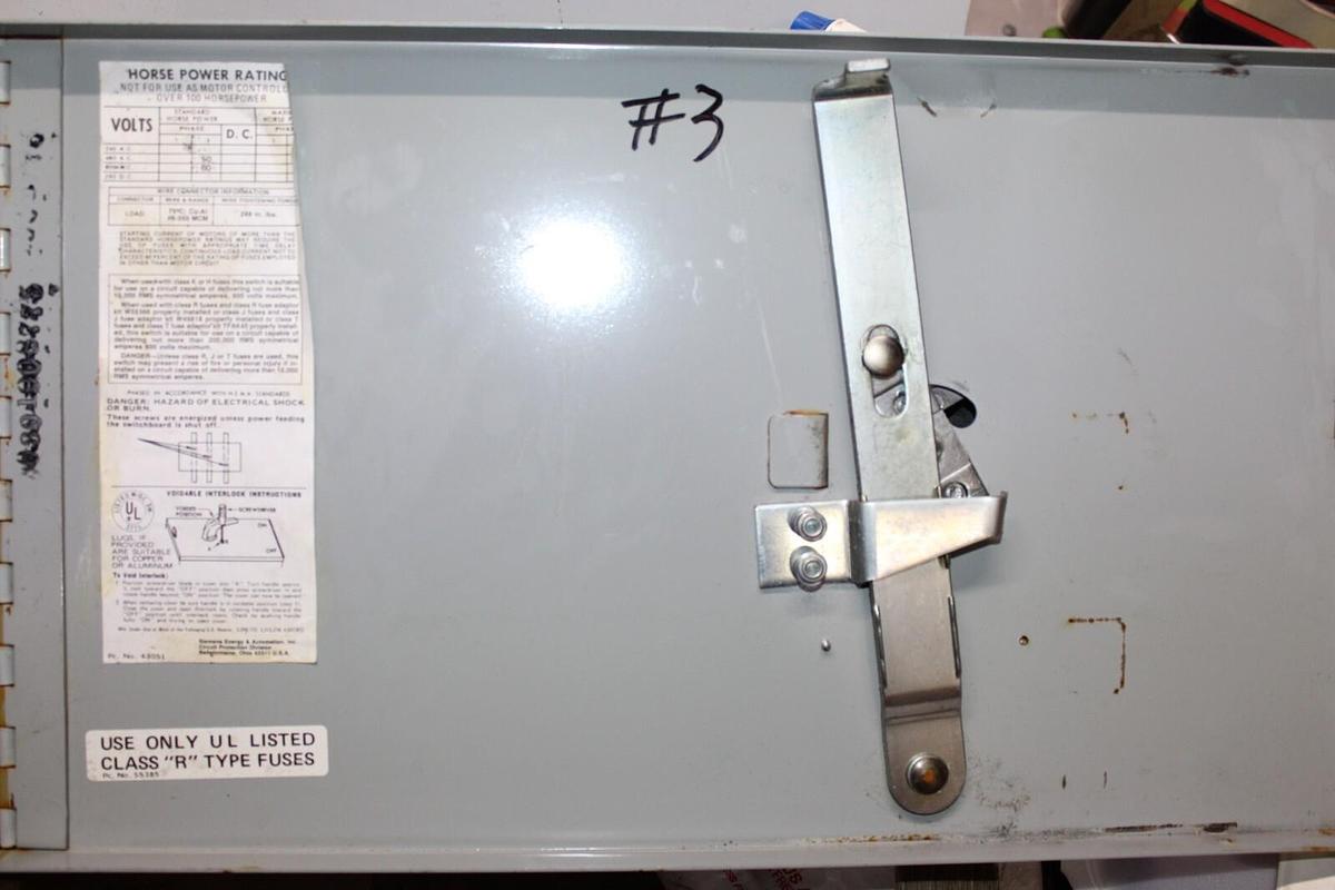 Used ITE FUSIBLE PANELBOARD DISCONNECT V7F3604 200 AMP 600 VOLT 3-POLE 3-PHASE 60 HP