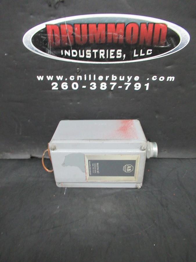 Used ALLEN-BRADLEY TEMPERATURE CONTROL SWITCH 837-A5 24-600 VAC @ 125 VA NEMA 4, 13