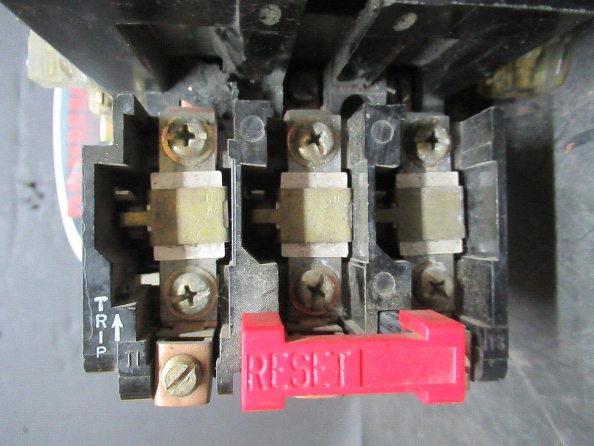 Used SQUARE D NEMA 2 STARTER 8536SD01 W/ OVERLOAD RELAY 600 VAC 25 HP 3-PHASE