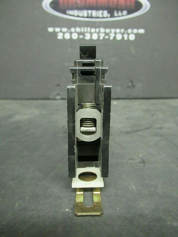 Used LOT OF 2 15 AMP SQUARE D SINGLE POLE BREAKERS 120/240 VAC