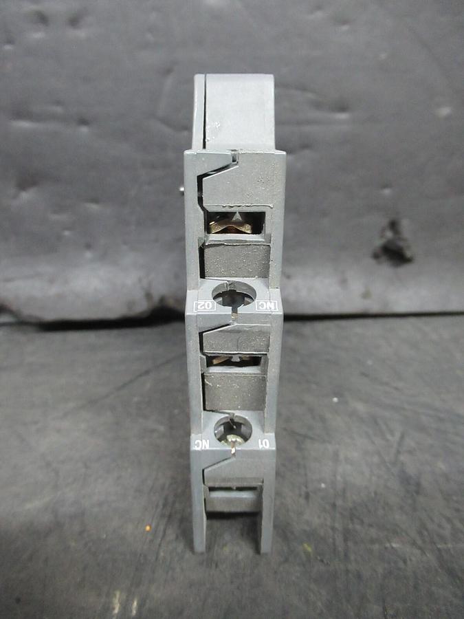 Used ABB MECHANICAL INTERLOCK / AUXILLIARY CONTACT VE5-2 600 VOLT 16 AMP A600
