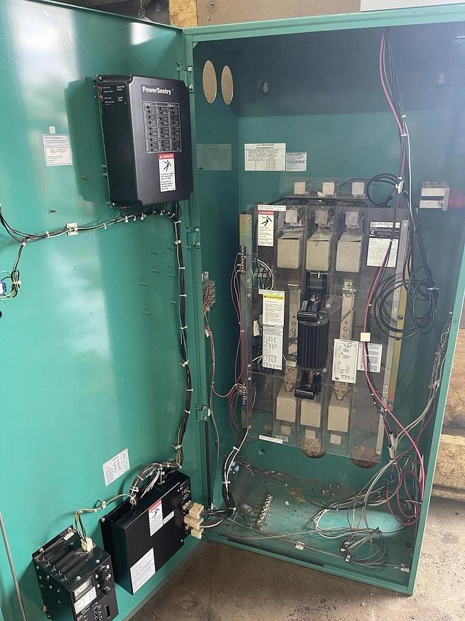 Used ONAN CUMMINS TRANSFER SWITCH OT-1000 1000 AMP 208 VAC 3-POLE W/ 0306-3456-12