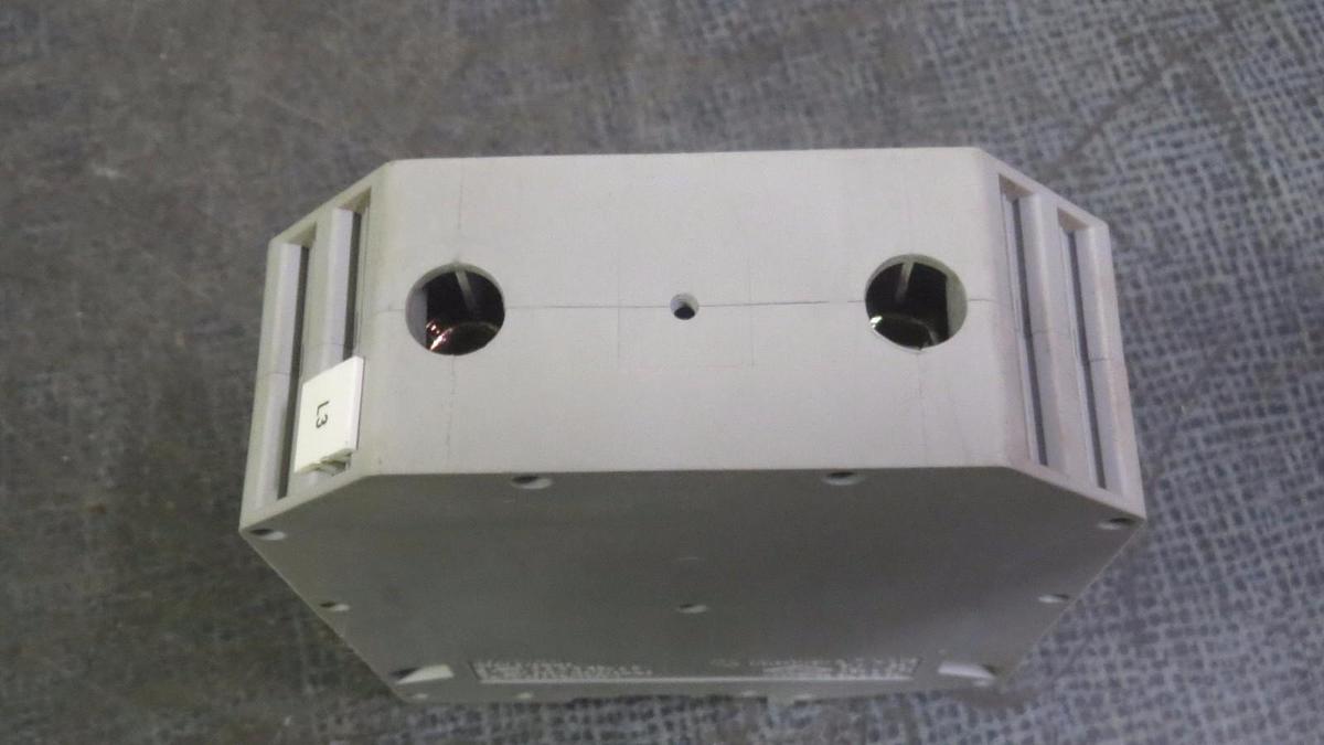 Used PHOENIX CONTACT TERMINAL BLOCK 1000V // 380 AMP 600V MODEL: UKH240
