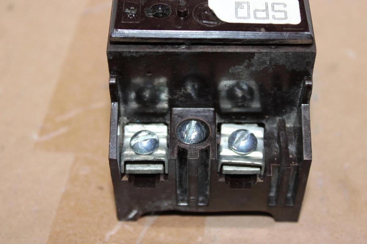 Used LOT OF 2 CUTLER HAMMER PULL OUT SWITCH PFS3322 2-POLE 7.5 HP 240 VOLT *WARRANTY*