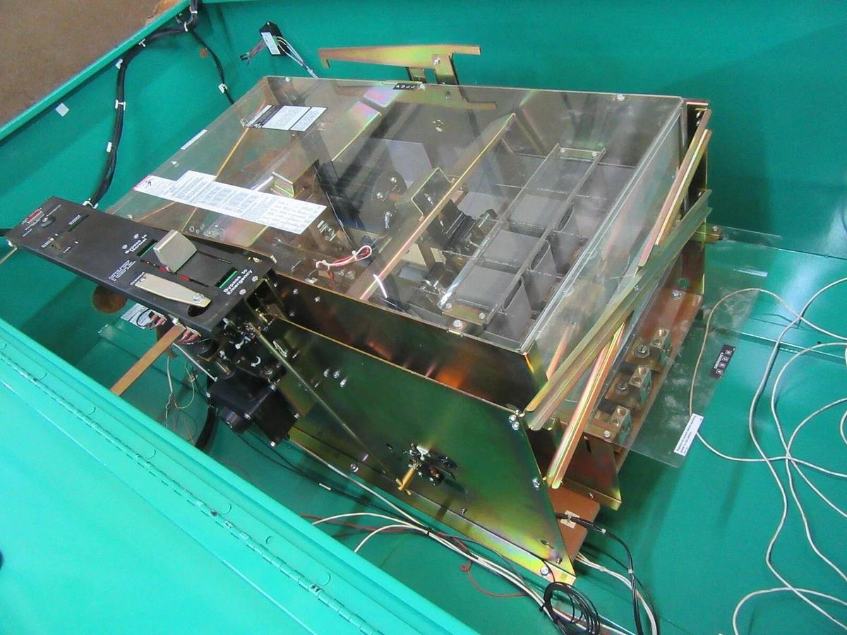 Used 600 A ONAN / CUMMINS AUTOMATIC TRANSFER SWITCH 480 V  3 PH BYPASS 0306-4171-21