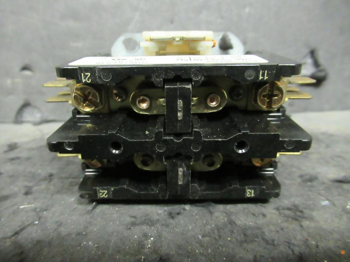 Used PRODUCTS UNLIMITED CONTACTOR 3100-20T328 / HN52KC016 20 AMP 600 VAC 120 V COIL