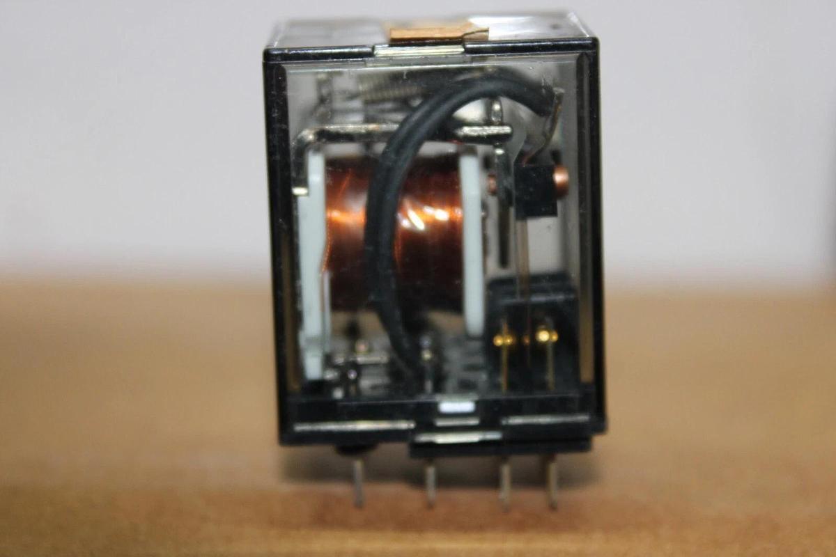 Used LOT OF 2 FUJI ELECTRIC RELAY HH54P-J 24 VOLT **WARRANTY INCLUDED**