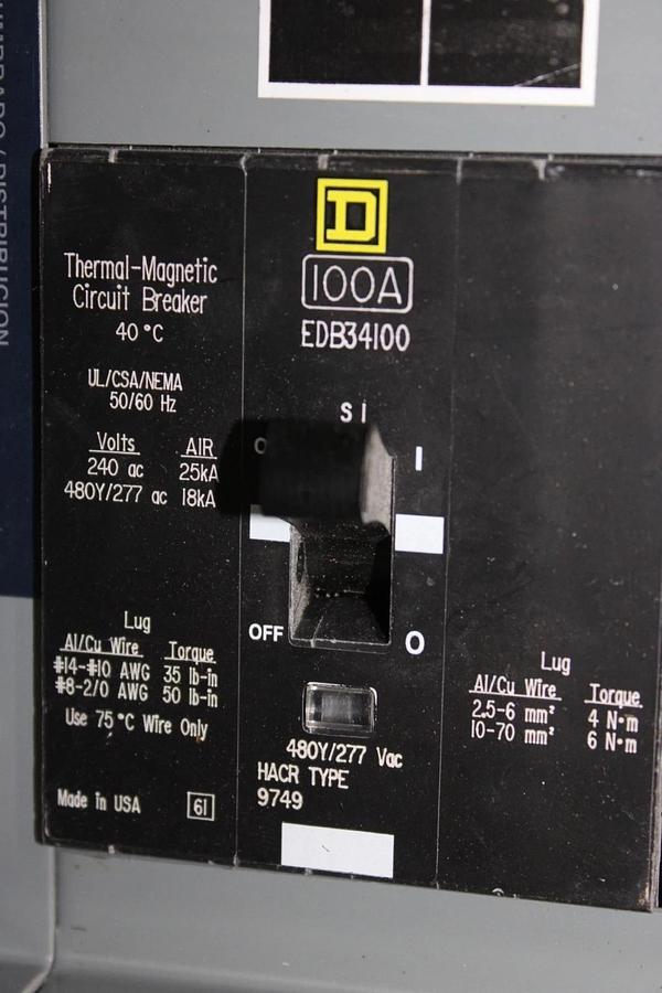 Used SQUARE D TYPE 1 NF MAIN SERVICE PANEL 12106793820100001 125 AMP 30-SLOT 240V