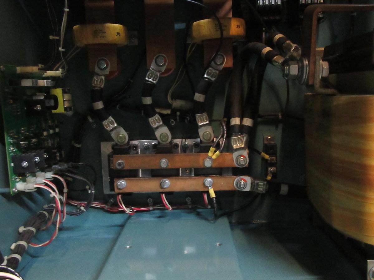 Used YORK 351 HP VARIABLE SPEED CHILLER DRIVE 371-02289-101 TM 351T B6-46B COMPLETE 460 V 380 A