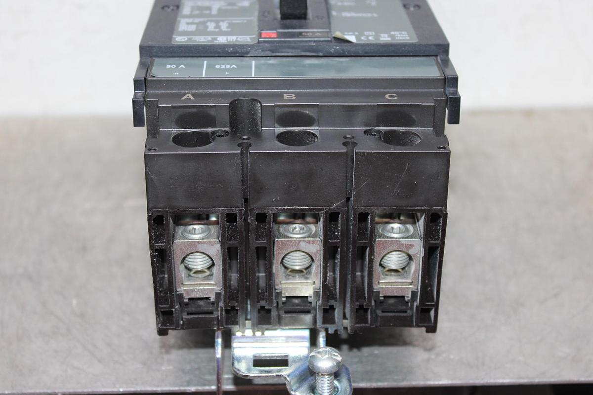 Used SQUARE D POWERPACT I-LINE CIRCUIT BREAKER HGA36030 30 AMP 600 VAC 3-POLE
