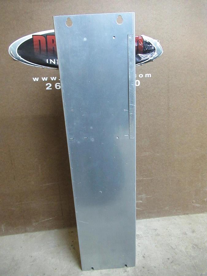 Used DANFOSS VERTICAL VFD 174L1110 VLT HVAC DRIVE 200 VAC @ 16.7 AMP 5 HP 3-PHASE