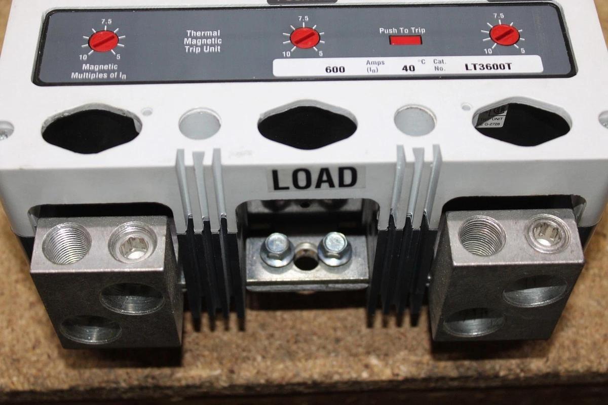 Used CUTLER-HAMMER DC CIRCUIT BREAKER HLDDC3600F 600 AMP 600 VDC W/ PLUG