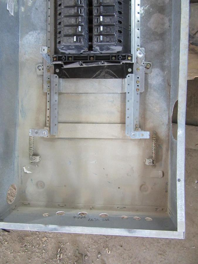 Used GE SERVICE PANEL AQF3424MBX AB64B 400 AMP 208/120 VOLT 3-PHASE 4-WIRE