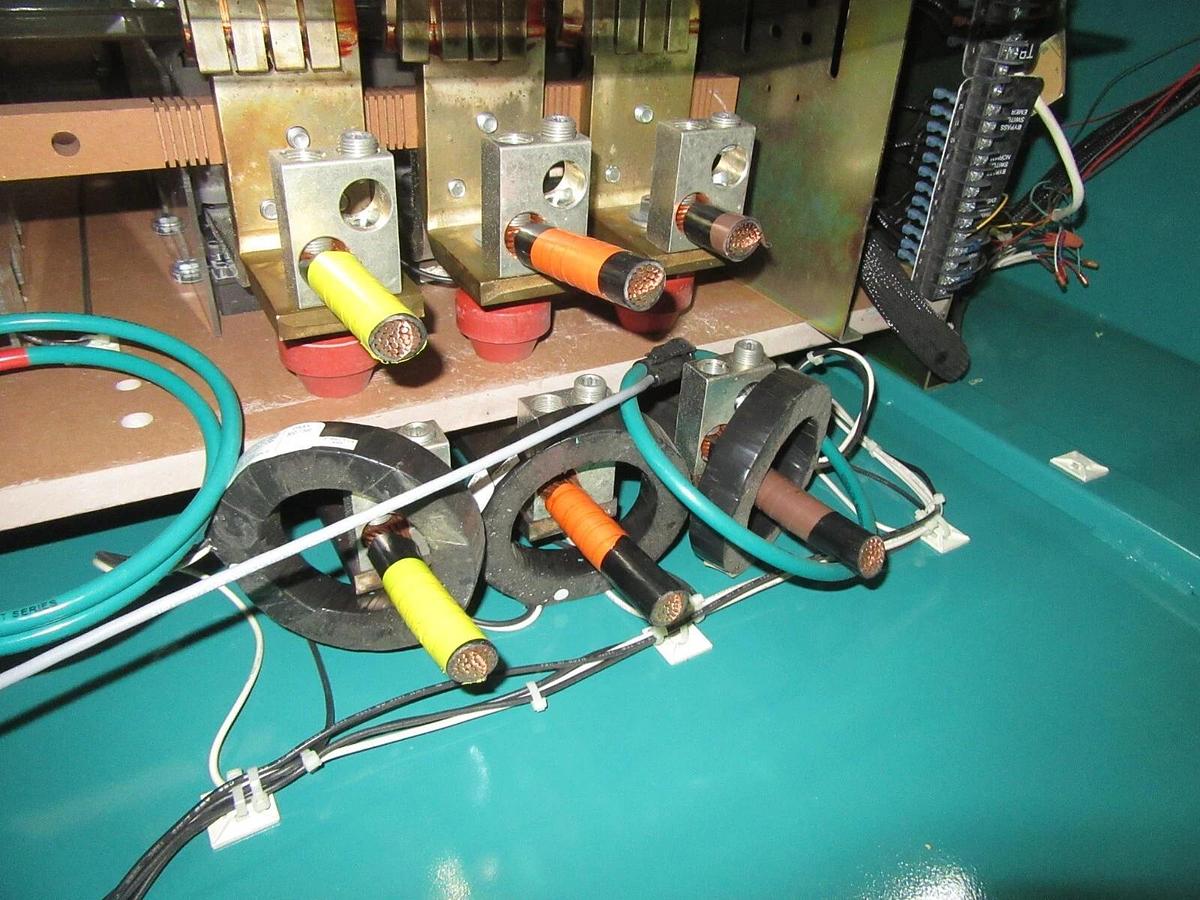 Used 600 A ONAN / CUMMINS AUTOMATIC TRANSFER SWITCH 480 V  3 PH BYPASS 0306-4171-21