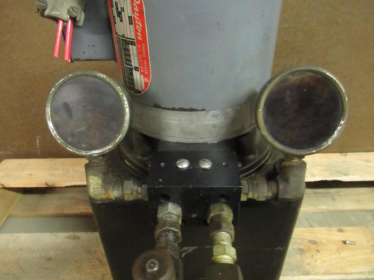 Used HYDRAULIC PUMP DAYTON 3-PHASE 3N234-A 3/4 HP 3450 RPM 60 HZ 1.0 SF LINE OILER