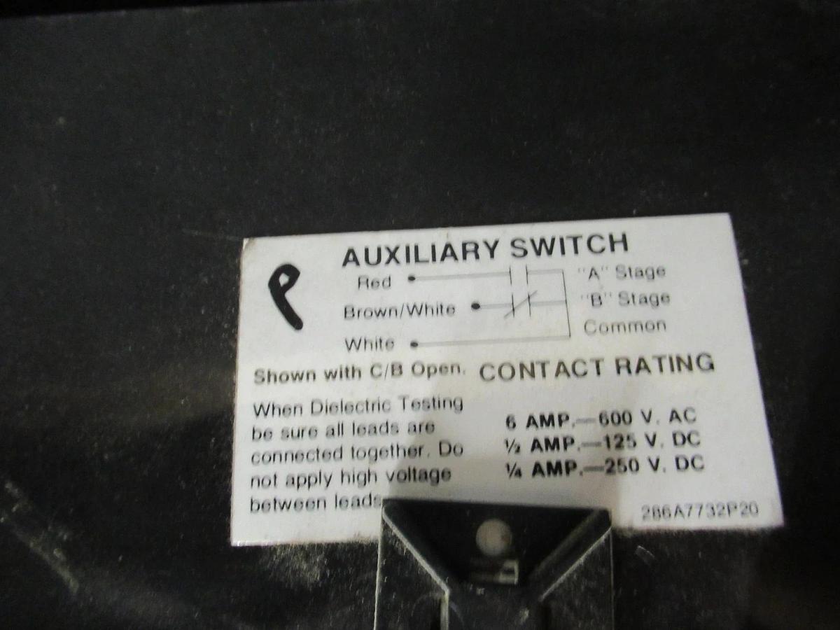 Used GE MOLDED CASE SWITCH TKMA3Y1200 1200 AMP 600 VAC W/ SHUNT TRIP & AUX SWITCH