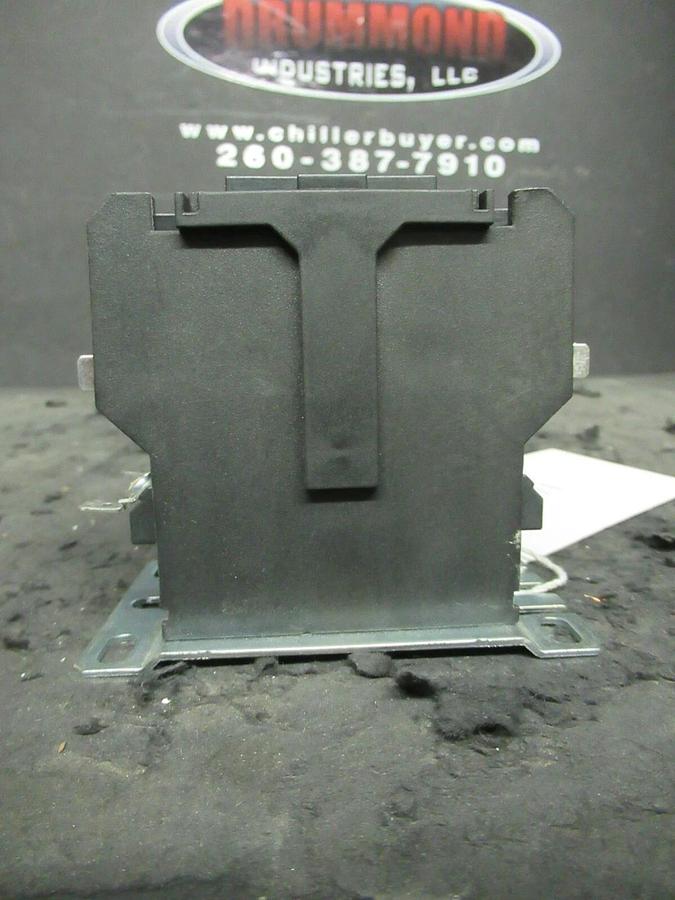 Used EATON CONTACTOR C25DND330 SER. D1 30 AMP 600 VAC 3 POLE 120 V COIL 15 HP @ 460 V