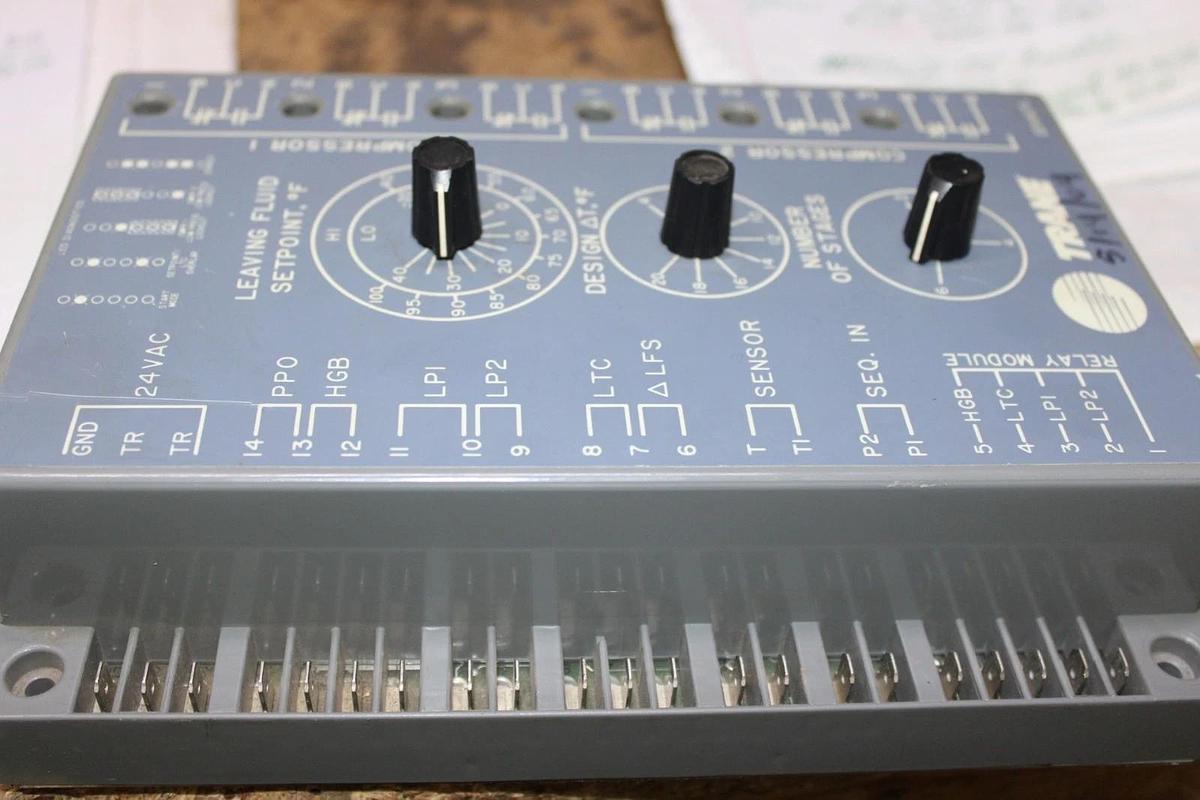 Used TRANE CHILLER CONTROL MODULE 229927L W7900A10006 24 VOLT 12 VA **WARRANTY**