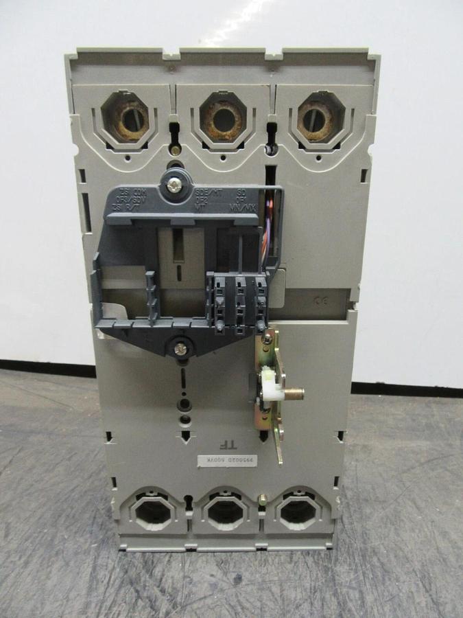 Used MERLIN GERIN COMPACT CIRCUIT BREAKER NSJ600H 240/600 AMP 600 VOLT 3-POLE 3-PHASE