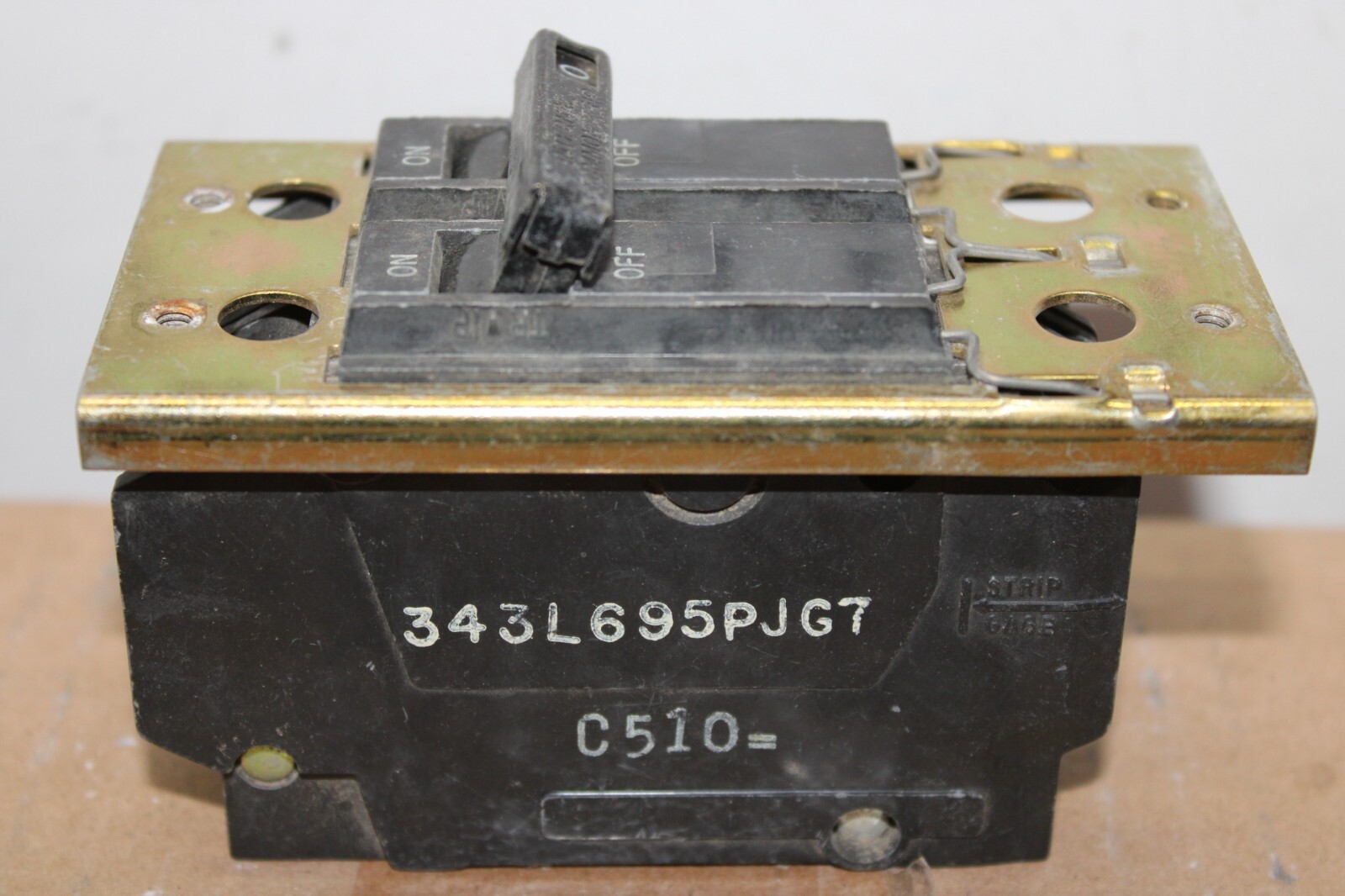 Used GENERAL ELECTRIC CIRCUIT BREAKER 343L695PJG7 10 AMP 2-POLE **WARRANTY**