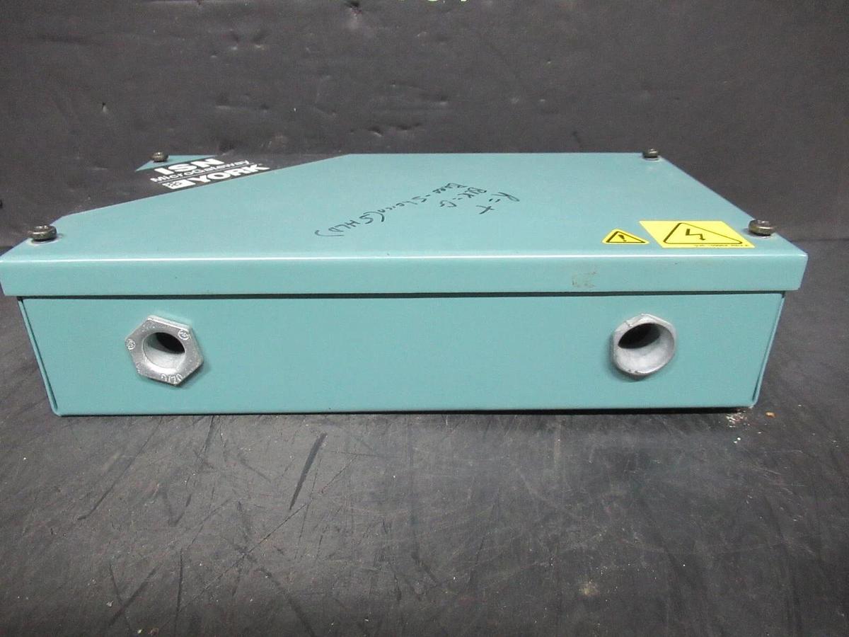 Used YORK INTEGRATED SYSTEMS NETWORK II MICROGATEWAY 371-02592-101 110 VOLT 20 VA