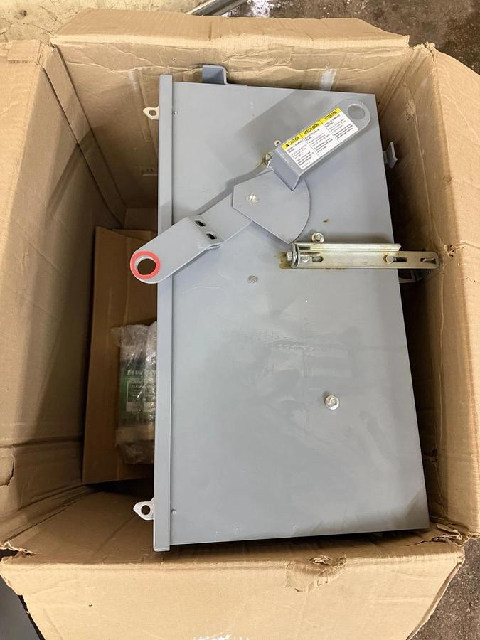 NIB SQUARE D I-LINE FUSIBLE BUSSWAY UNIT PQ3620G 200 AMP 600 VAC 3-POLE 3-WIRE