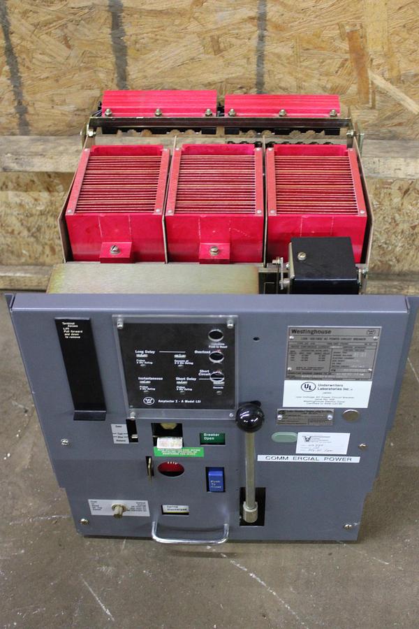 Used CUTLER HAMMER DS416 LOW VOLTAGE AC CIRCUIT BREAKER 1600 AMP 635 VOLT