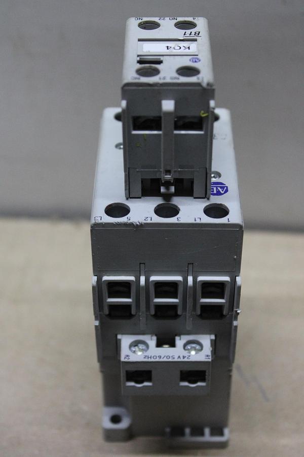 Used NEW SURPLUS SIEMENS CIRCUIT BREAKER 3VA4120-4ED34-0AA0 20 AMP 600 VAC