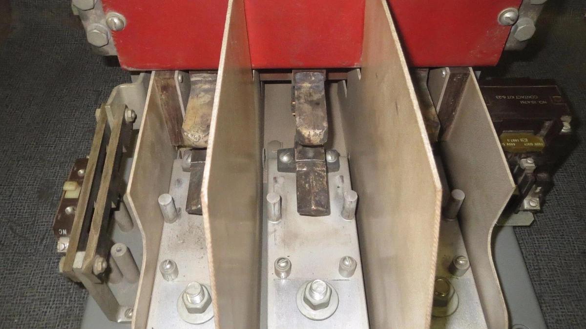 Used CUTLER HAMMER NEMA SIZE 6 CONTACTOR C10JN3 540 AMP 600V W/ 480V COIL