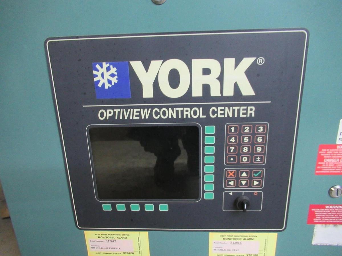 Used YORK CENTRIFUGAL CHILLER MILLENIUM OPTIVIEW CONTROL CENTER 371-02448-101